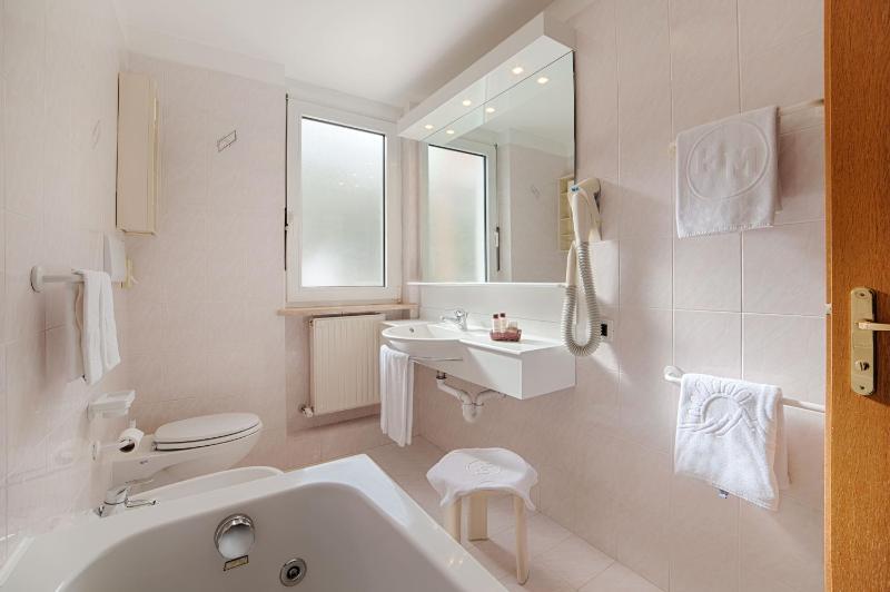 Double or Twin Room with Balcony image 2