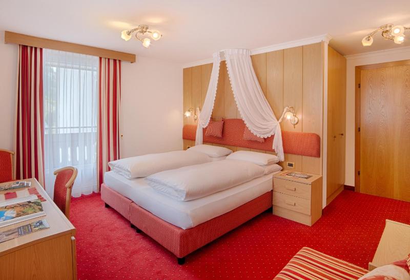 Double or Twin Room with Balcony image 1