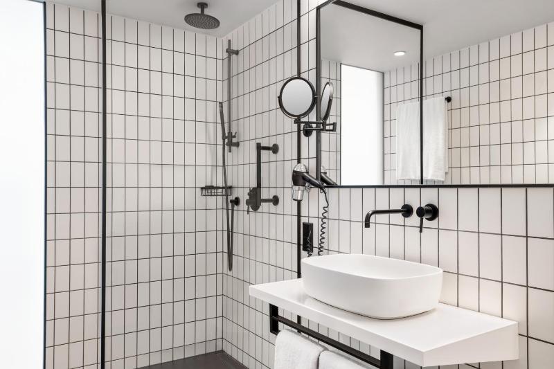 Superior Twin Room image 2