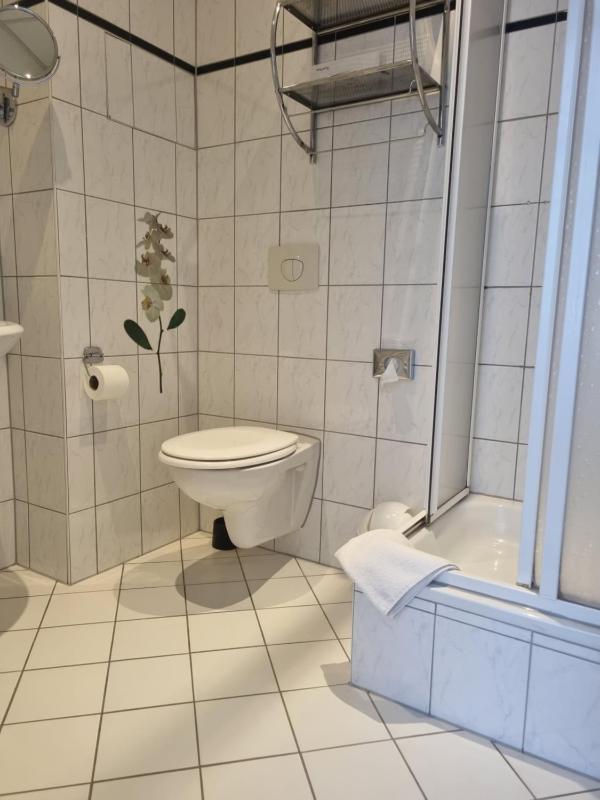 Single Room image 2