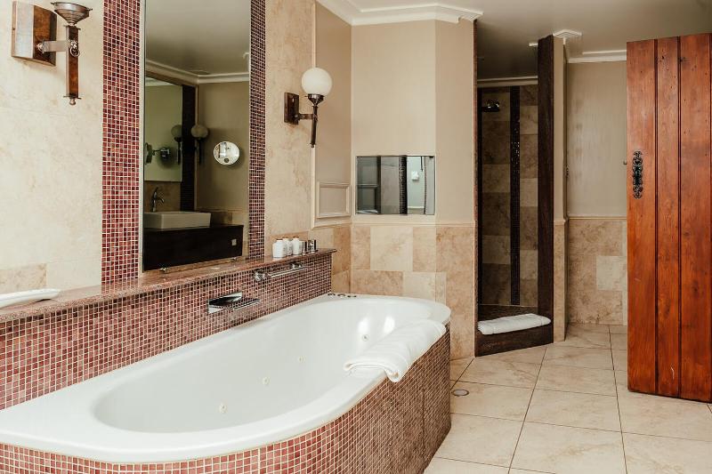 Mews Luxe image 3