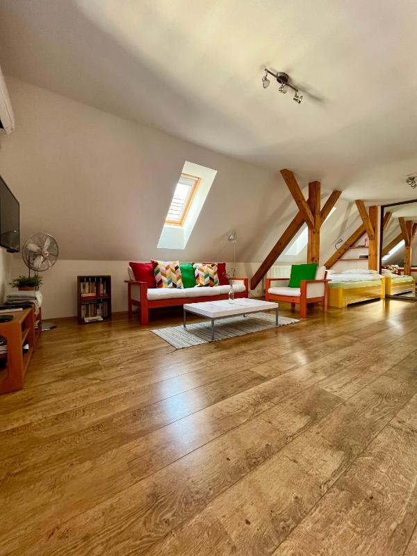 Attic Apartment image 1