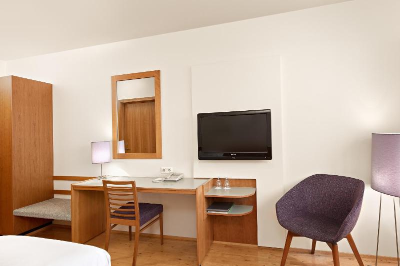 Single Room image 3