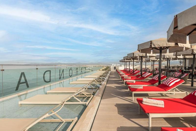 Double or Twin Room with Partial Sea View image 1