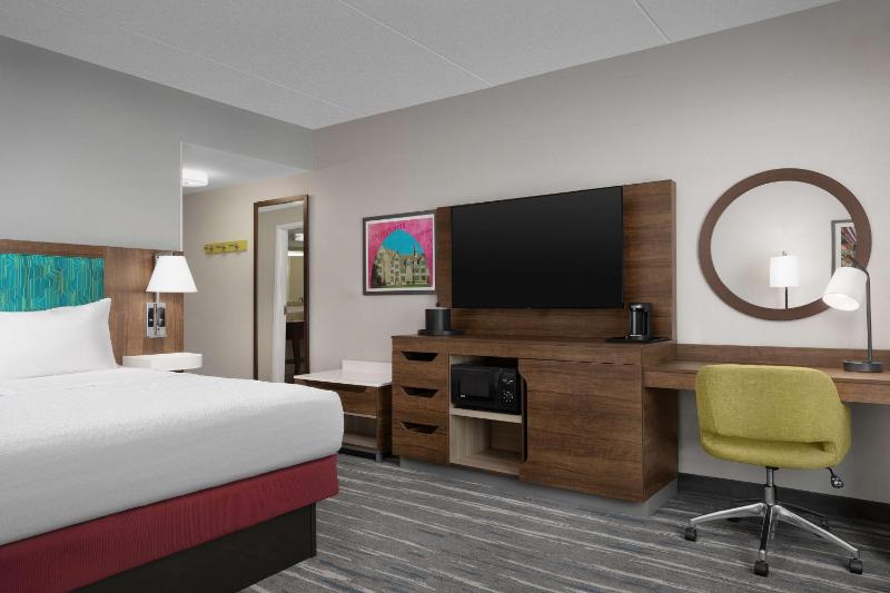 King Room image 3
