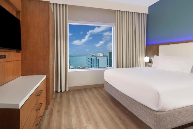 Embassy Suites By Hilton Sarasota - image 10