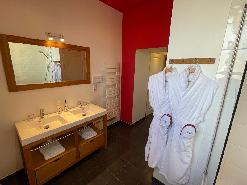 Deluxe Double Room image 2