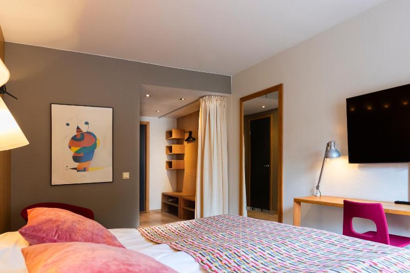 King Room image 4