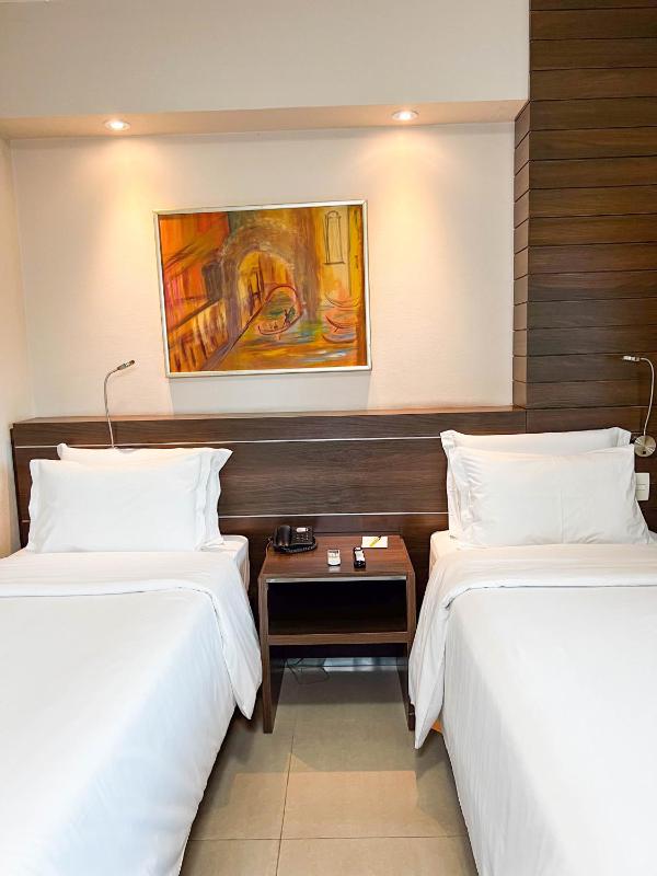 Royal Center Hotel Lourdes - image 4