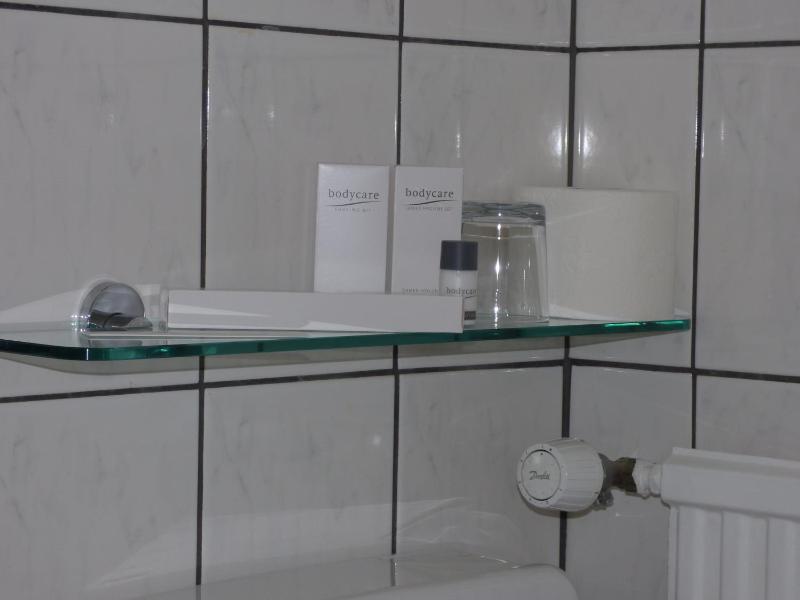 Classic Double Room image 2