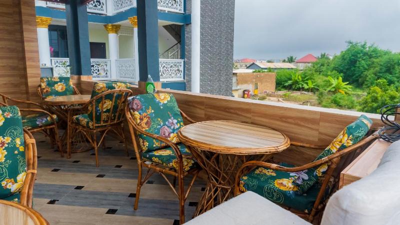 Opheboat Villa and Cuisine Services - image 14