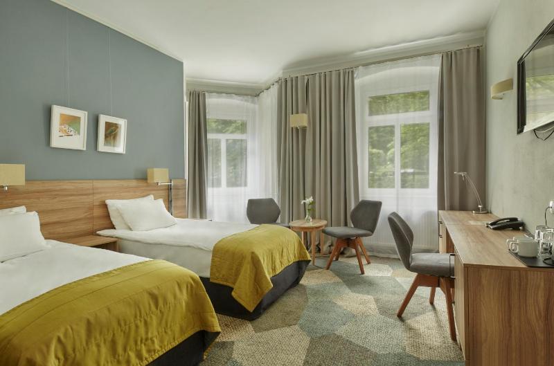 Standard Twin or Double Room image 4