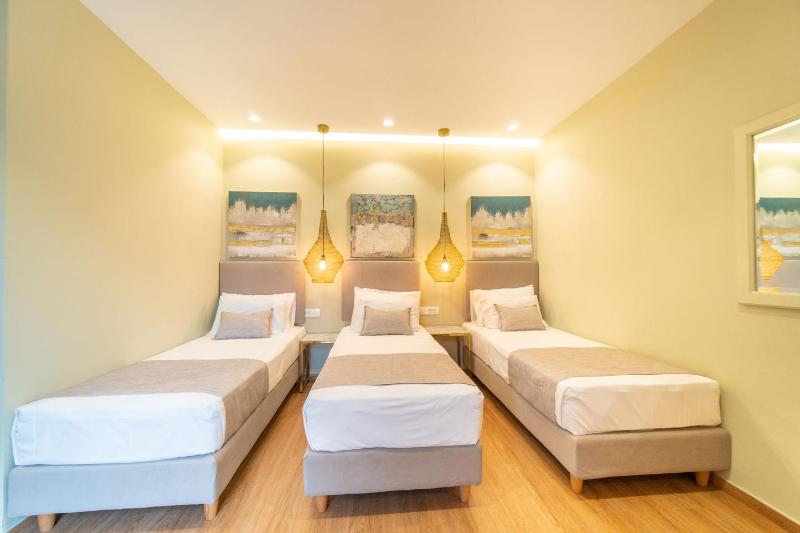 Standard Triple Room image 1