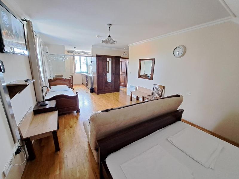 Superior Quadruple Room with Kitchenette image 4
