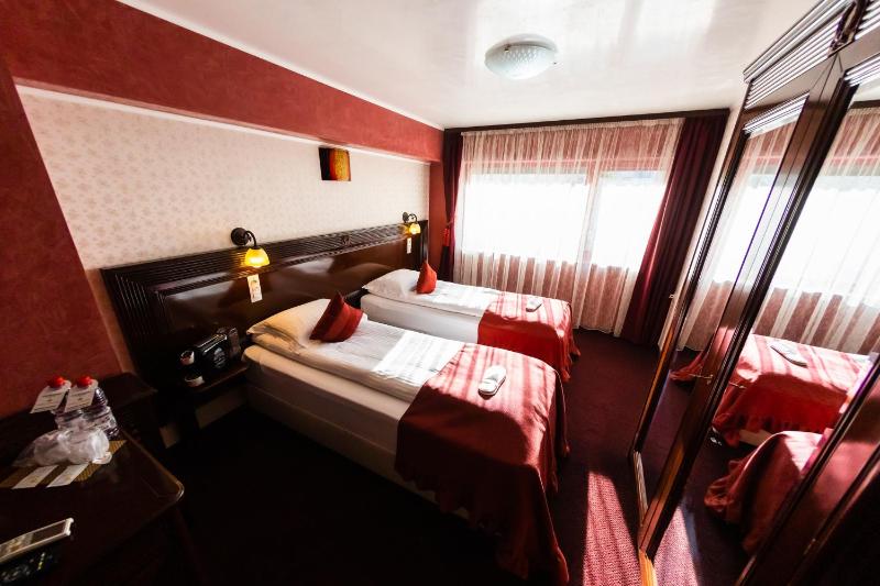 Standard Double or Twin Room image 1