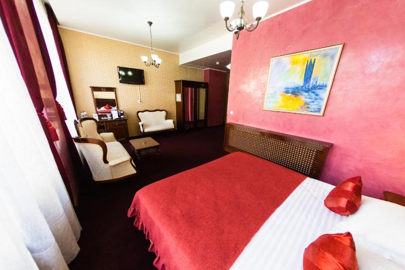 Executive Suite image 3