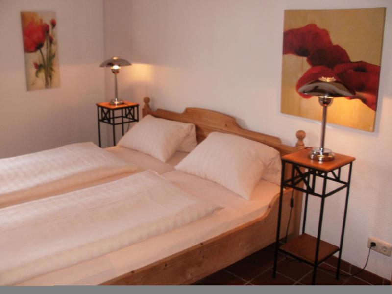 Single Room with Shower image 3
