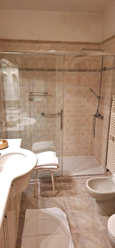 Double Room image 2