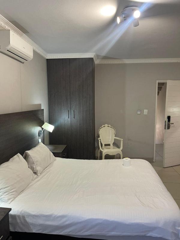 Signature Hotel - image 4