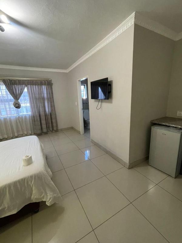 Signature Hotel - image 14
