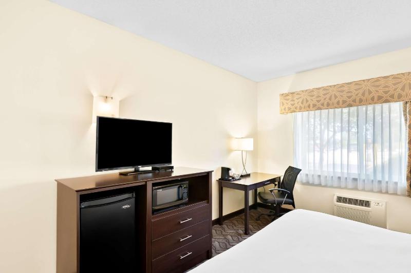 King Room image 4