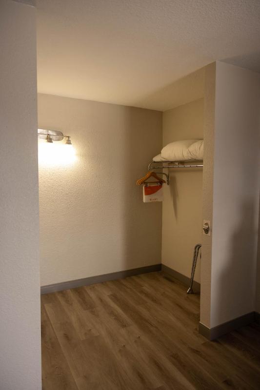 Superior King Suite with Sofa Bed - Non-Smoking image 2