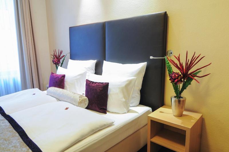Double Room image 2