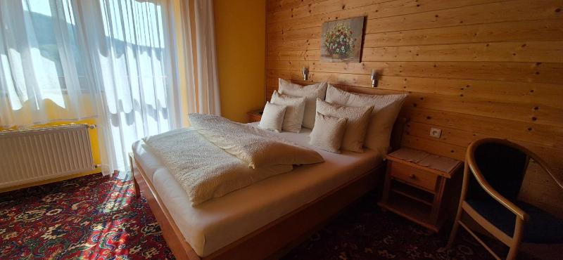 Quadruple Room with Balcony image 2