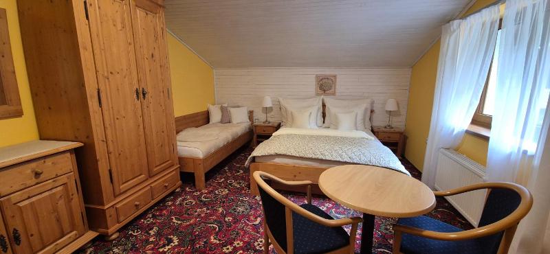 Standard Triple Room image 1