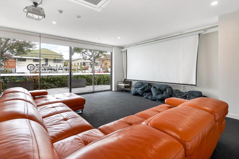 Spacious 2 bedroom Apartment in Woolloongabba - image 4