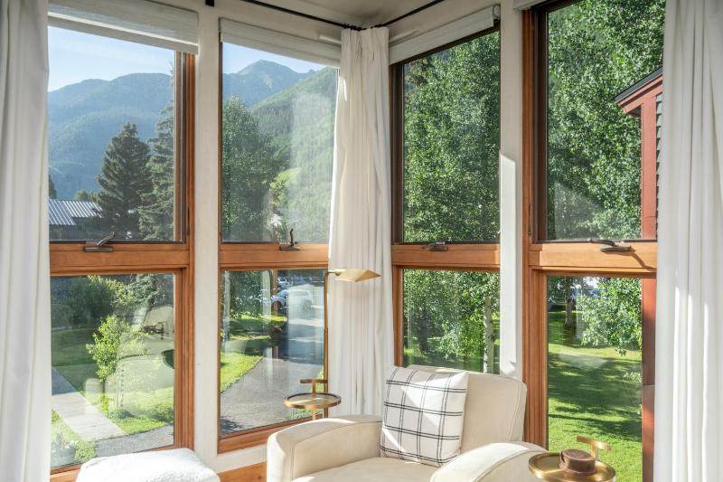 Telluride Lodge 526 - A True Mountain Retreat In Beautiful Telluride Town condo - image 1