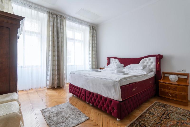Two-Bedroom Apartment with Garden View image 1