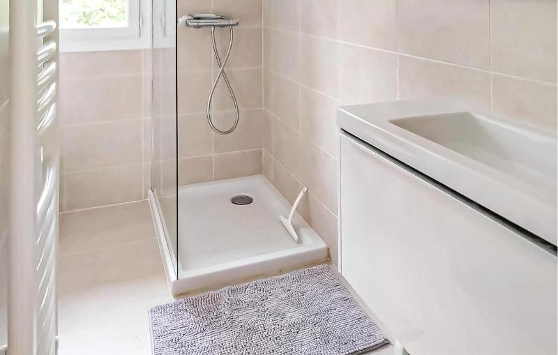 1 Bedroom Nice Apartment In Saint Jean De Monts - image 10