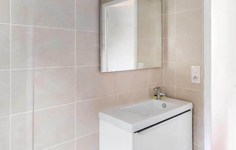 1 Bedroom Nice Apartment In Saint Jean De Monts - image 8