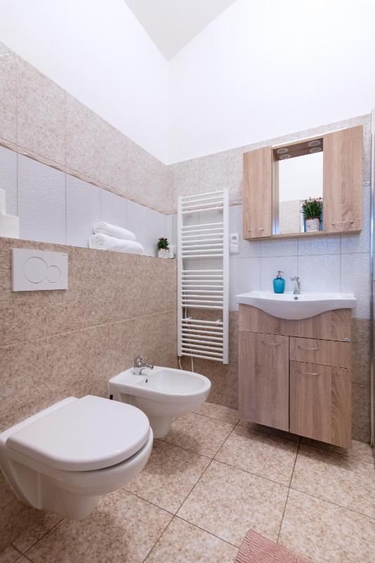  One-Bedroom Apartment - Ground Floor image 3
