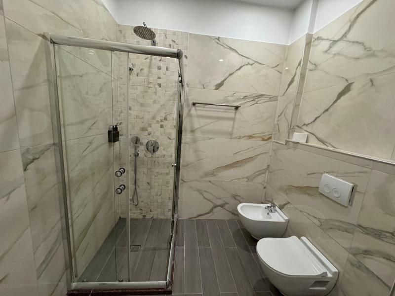 Twin Room image 4