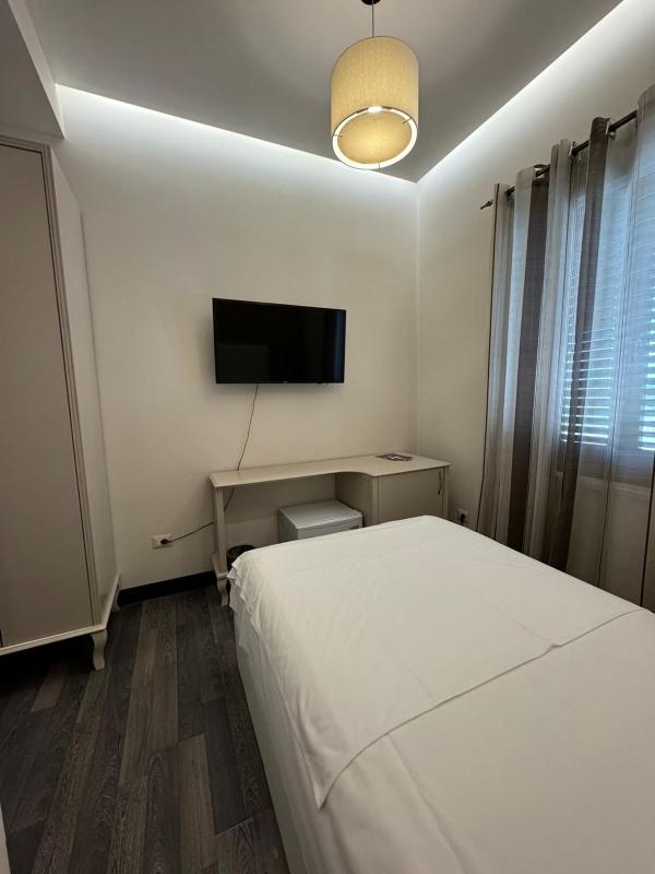 Single Room image 3