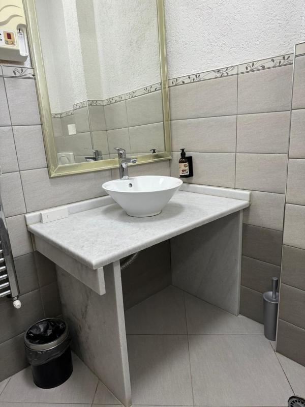 Single Room image 4