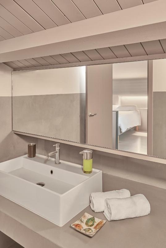 Apartment with Terrace image 3