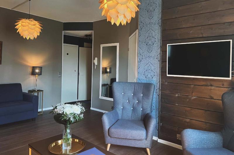 Deluxe Family Suite with Balcony image 2