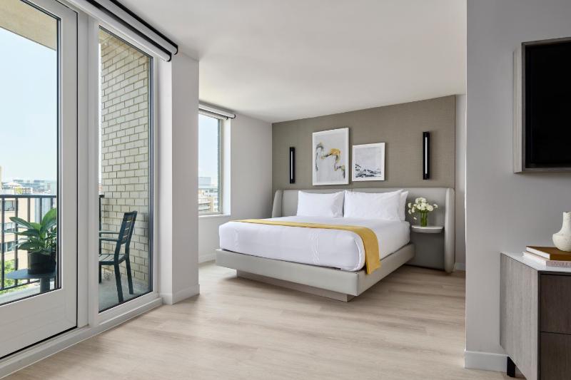 One Washington Circle DC Tapestry Collection by Hilton - image 3