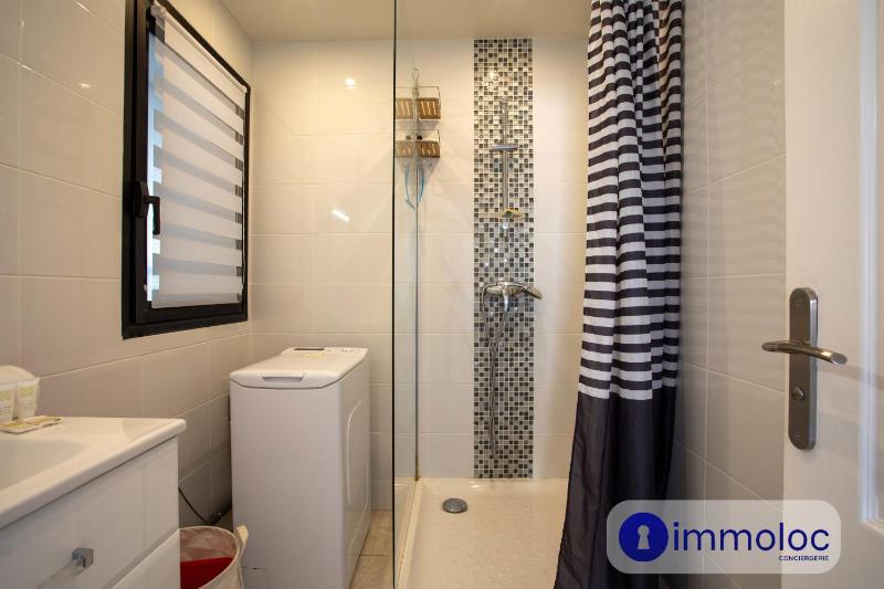 Air-conditioned apartment with park and swimming pool à Cagnes - image 6