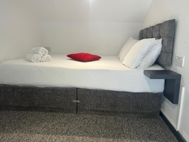 Kick back relax stylish space - image 18