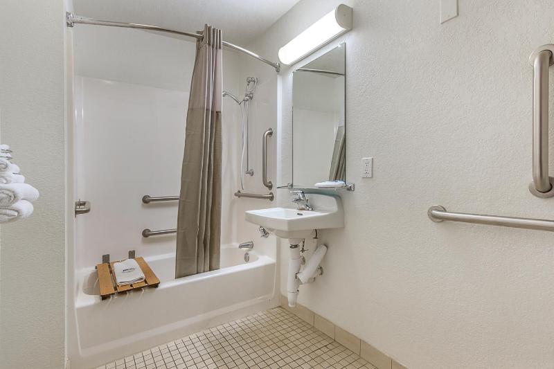 Premium Quadruple Room - Non-Smoking image 3