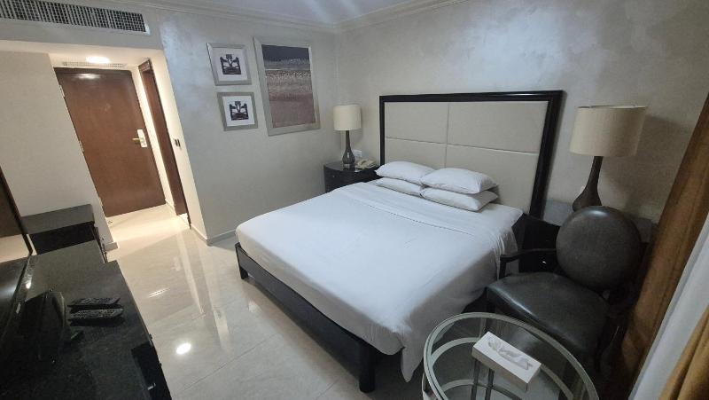 Le Vendome Hotel - image 6