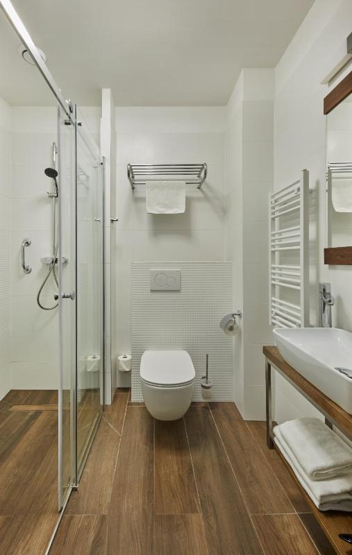 Standard Twin or Double Room image 3