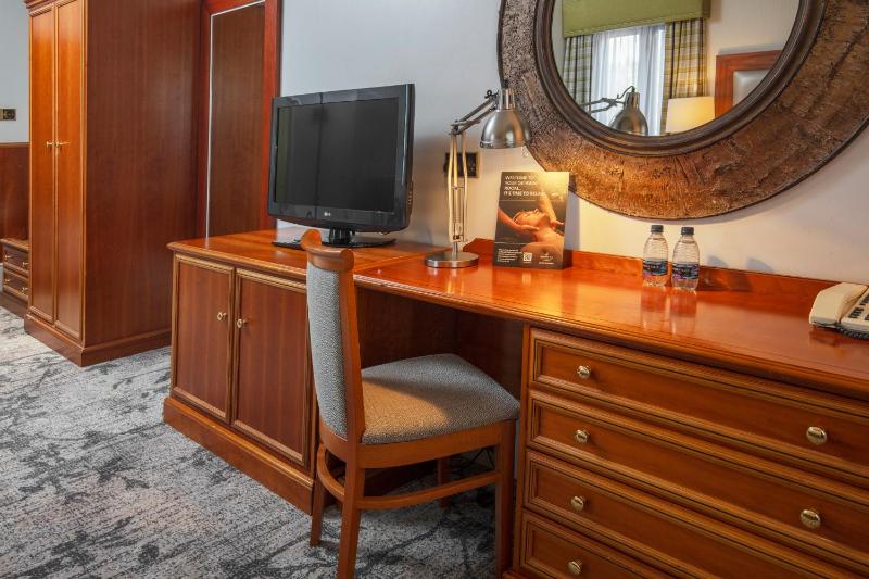 Classic King Room image 4