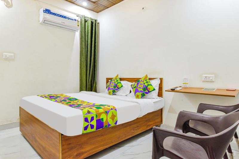 Hotel YP Stays luxury Room Dehradun Images