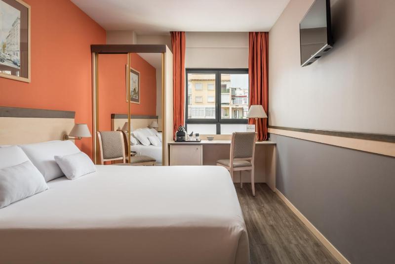 Standard Double or Twin Room image 1