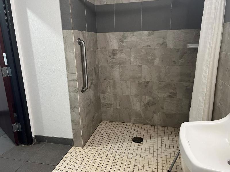 King Room - Disability Access/Non-Smoking image 4